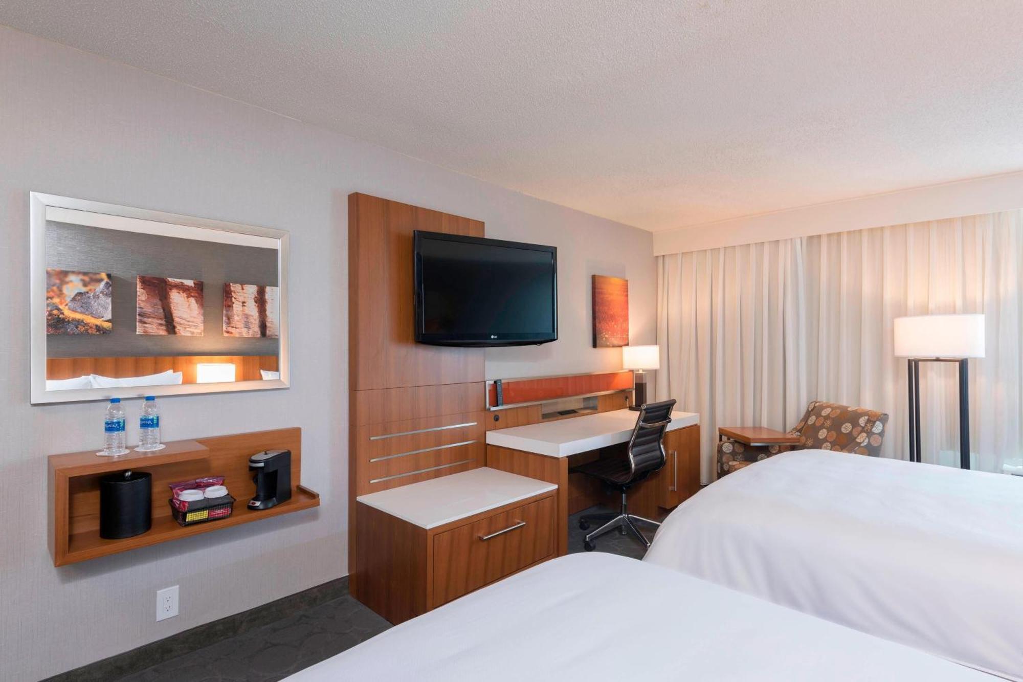 เดลต้า โฮเต็ล บาย แมริออท แกรนด์แรพิดส์แอร์พอร์ต Hotel Kentwood ภายนอก รูปภาพ